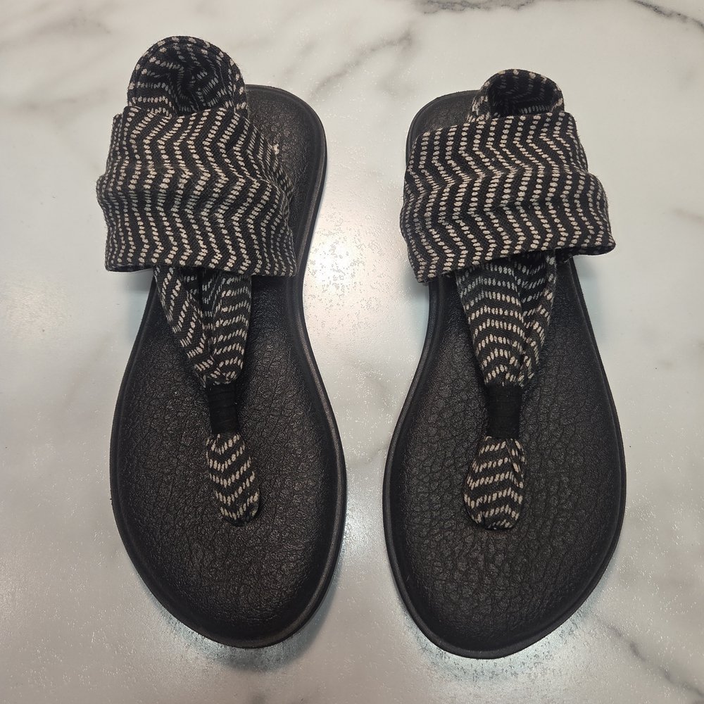 Sanuk Black and White Women's Sandals